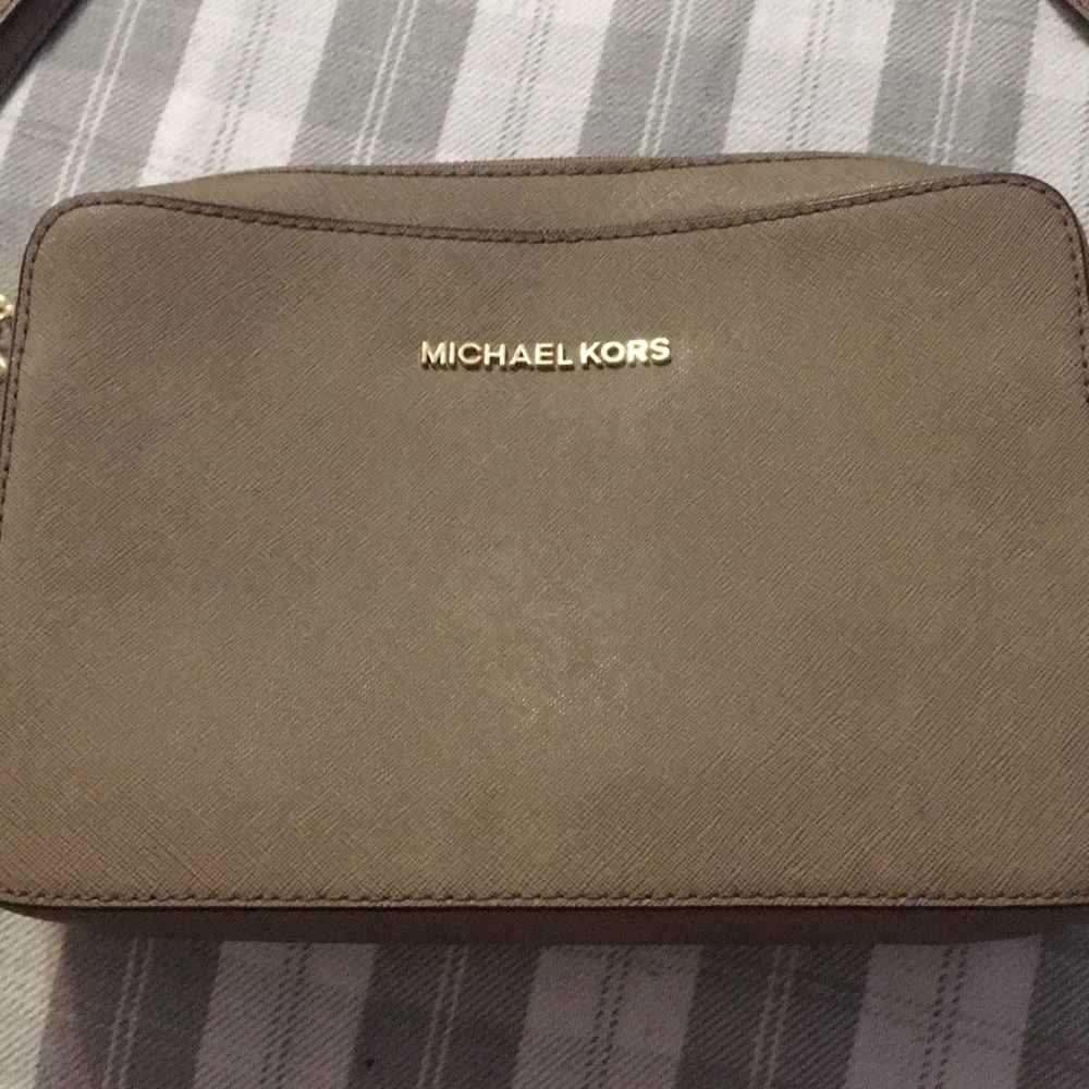 Michael Kors crossbody purse - Picture 6 of 6